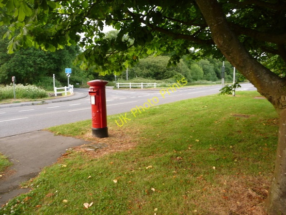 Photo 6"x4" Colehill: postbox № BH21 10, Leigh Road Wimborne Minster c2009