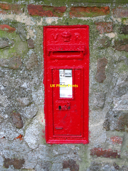 Photo 6"x4" VR Postbox, Thornborough Thornborough\/SE2979 c2010