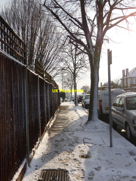 Photo 6"x4" South Lodge Drive, London N14 Southgate\/TQ3094 c2009