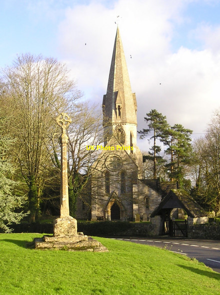 Photo 6"x4" Leafield: Church and Cross Chimney-end c2009