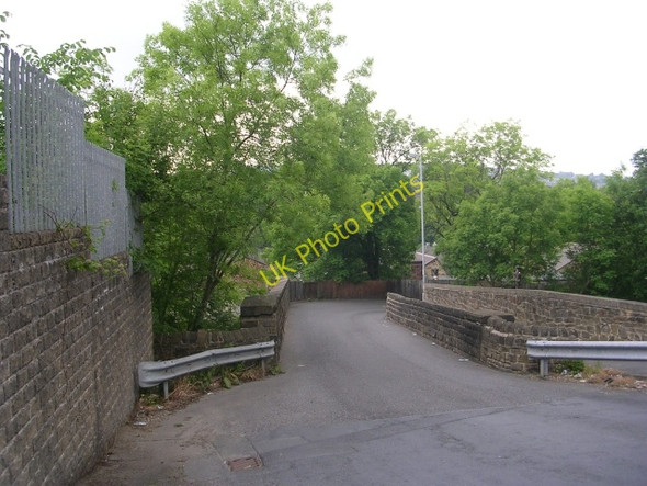 Photo 6"x4" Bridge over Keighley & Worth Valley Railway - Woodhouse Road Keighley c2009