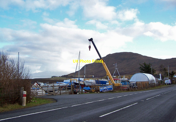 Photo 6"x4" The Skye Boat Centre, Strollamus Dunan\/An D\u00f9nan c2010