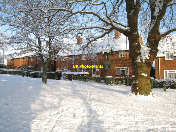 Photo 6"x4" Semis in Norden Close Basingstoke c2010