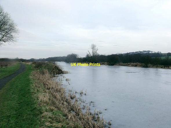 Photo 6"x4" Forth & Clyde Canal in winter Banton\/NS7579 c2010