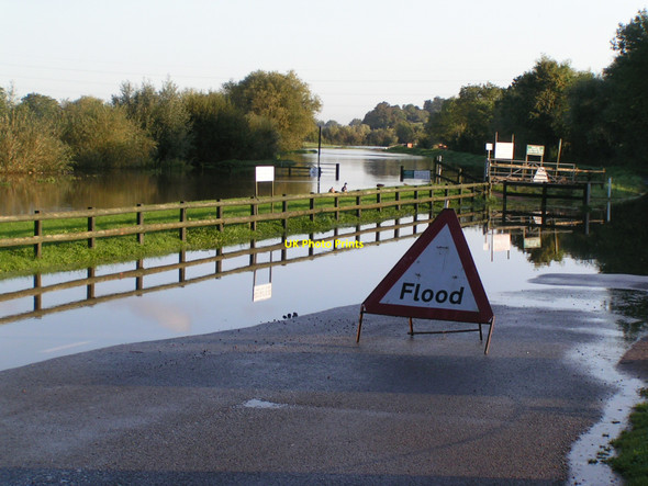 Photo 6"x4" Flooding at the Red Lion Bishop's Norton c2008 P1