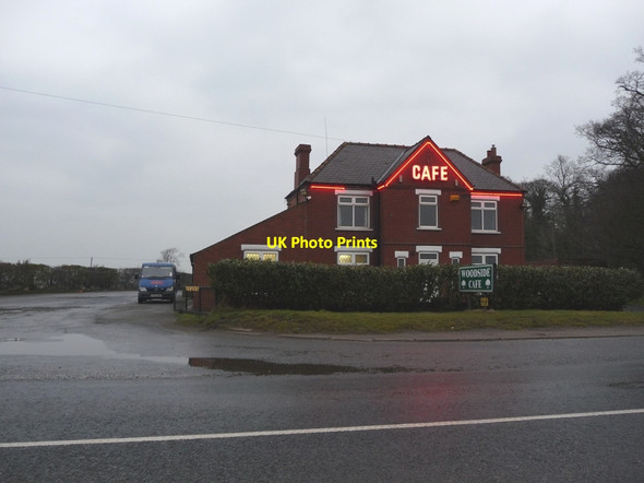 Photo 6"x4" Woodside Cafe, lit up in the gloom Newland\/SE6924 c2010