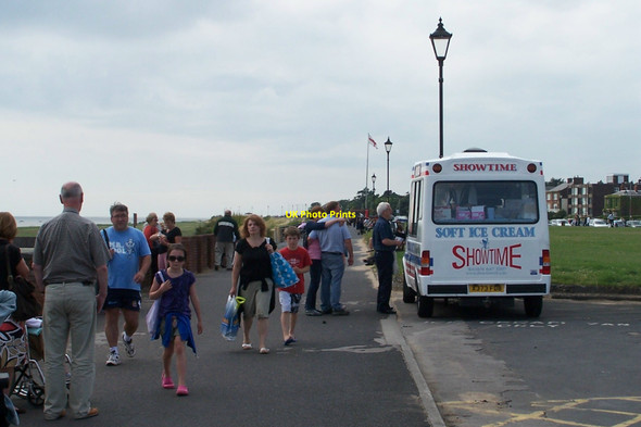 Photo 6"x4" Showtime on the Prom, Lytham Lytham c2009