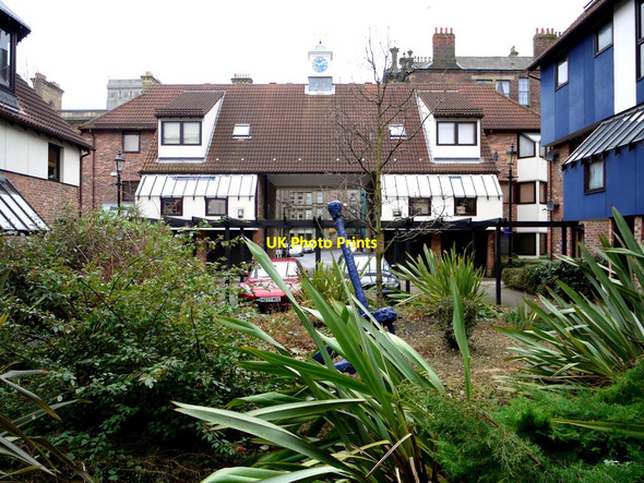 Photo 6"x4" Peppercorn & Blue Anchor Courts, Broad Garth Newcastle upon Tyne c2010