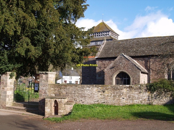 Photo 6"x4" Skenfrith church Skenfrith c2009 P1