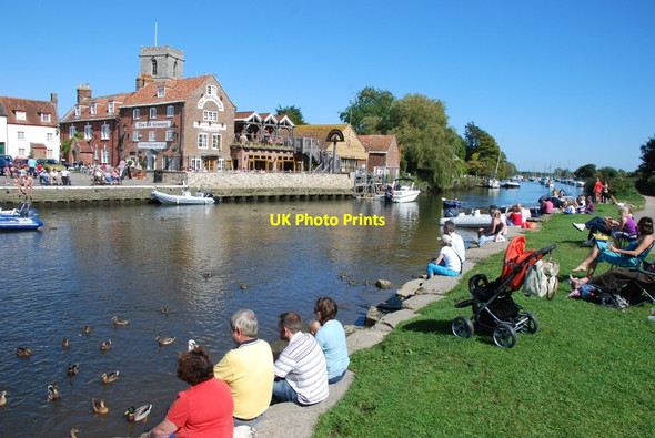 Photo 6"x4" Wareham: River Frome and The Old Granary Wareham c2009