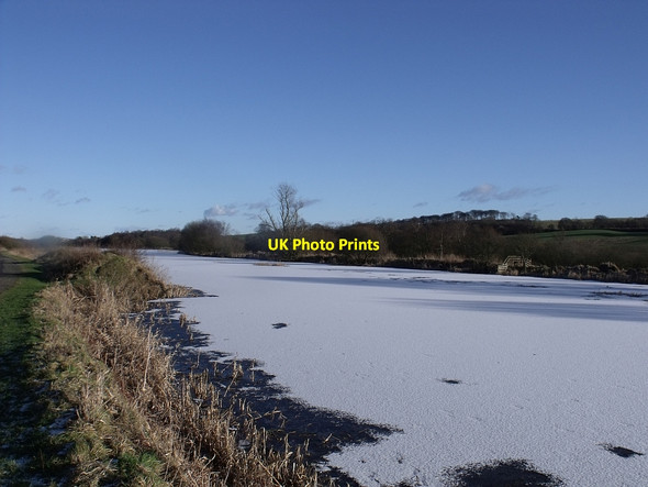 Photo 6"x4" Forth & Clyde Canal in winter Banton\/NS7579 c2010