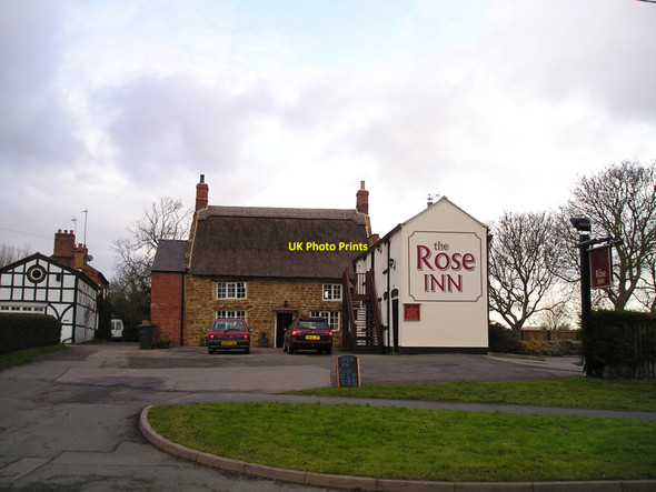 Photo 6"x4" The Rose Inn Pub, Willoughby Willoughby\/SP5167 c2010