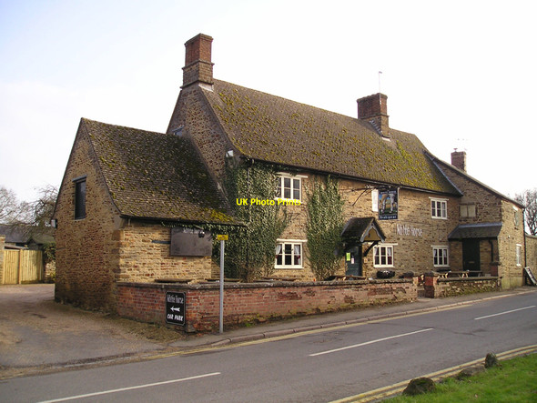 Photo 6"x4" The White Horse Pub Kings Sutton Astrop c2010
