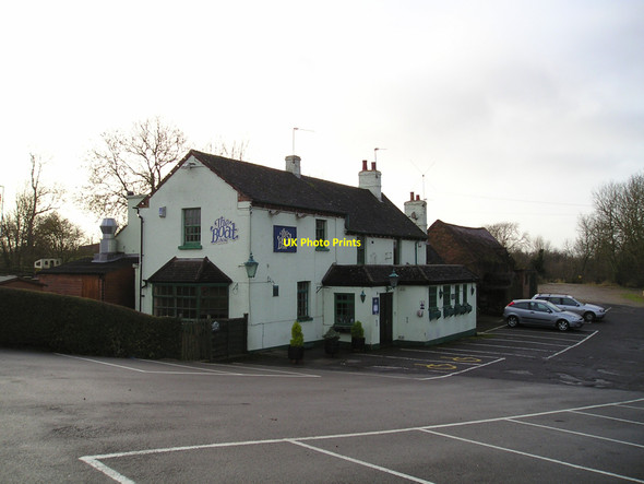 Photo 6"x4" The Boat Inn Pub, Rugby Broadwell\/SP4565 c2010