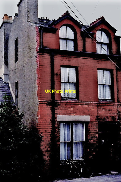Photo 6"x4" Peel - Factory Lane - Narrow red 3-story house Peel\/SC2484 c2003