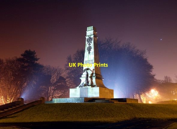 Photo 6"x4" Bangor War Memorial at night Bangor\/J5081 c2010