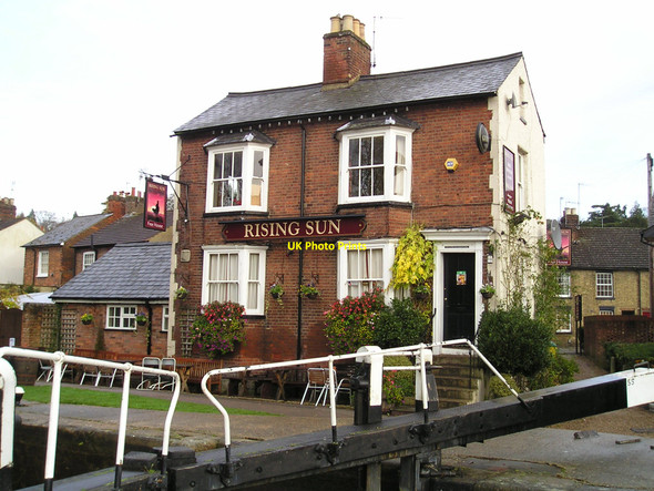 Photo 6"x4" The Rising Sun Pub, Berkhamsted Berkhamsted c2010