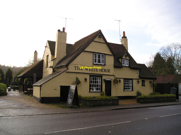Photo 6"x4" The White Horse Pub, Bourne End Bourne End\/TL0206 c2010