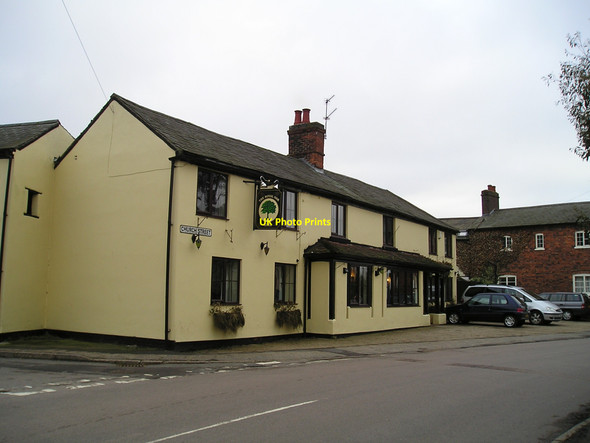 Photo 6"x4" The Royal Oak Pub, Crick Crick\/SP5872 c2010