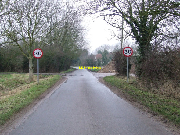 Photo 6"x4" Only Bit Of Colour Dam Green c2010
