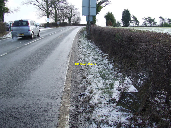 Photo 6"x4" Old Milepost Mells\/TM4076 c2010