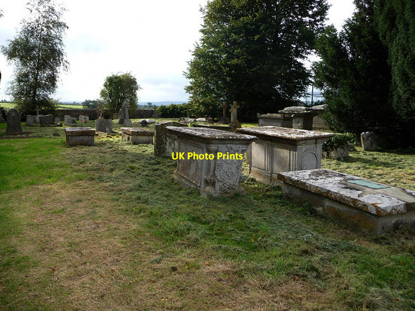 Photo 6"x4" St Peter's Frocester, churchyard Frocester c2009