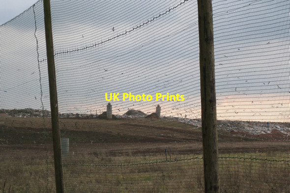 Photo 6"x4" Gulls over landfill Bubbenhall c2010