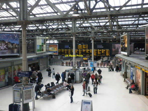 Photo 6"x4" Station concourse, Edinburgh Waverley Edinburgh c2010