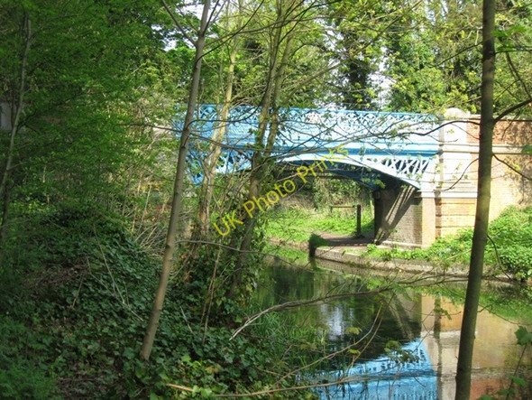 Photo 6"x4" Wendover Arm: Bridge No. 8a \u00e2\u0080\u0093 The  Rothschild Bridge Wendover c2009