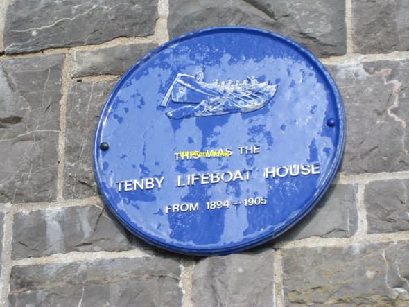 Photo 6"x4" Victorian Lifeboat Station 1894 - plaque Tenby\/Dinbych-y-pysgod c2010