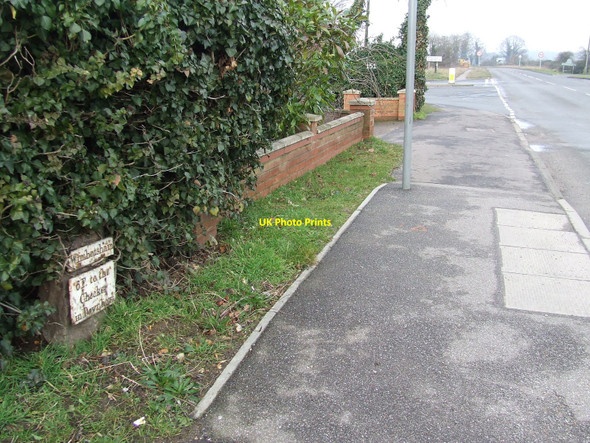 Photo 6"x4" Old Milestone Downham Market c2010