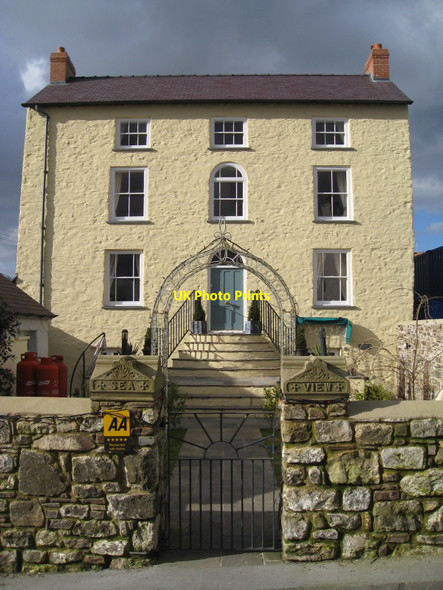 Photo 6"x4" Seaview - former rented home of Dylan Thomas Laugharne c2010