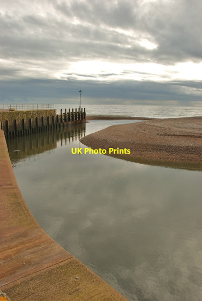 Photo 6"x4" Seaton:  River Axe meets the sea Seaton\/SY2490 c2010