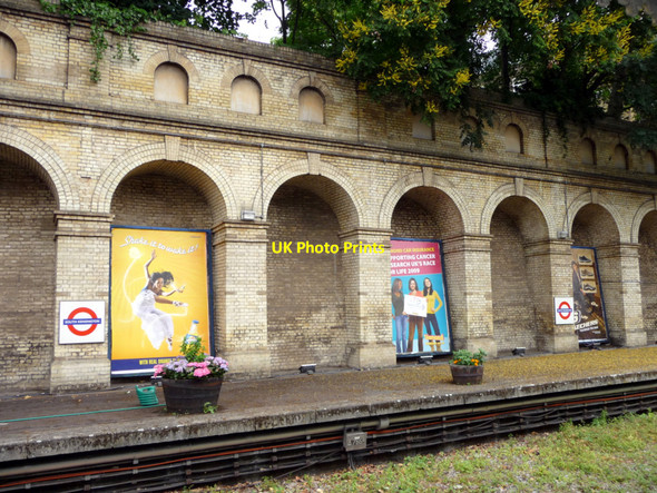 Photo 6"x4" South Kensington Underground Station Chelsea c2009