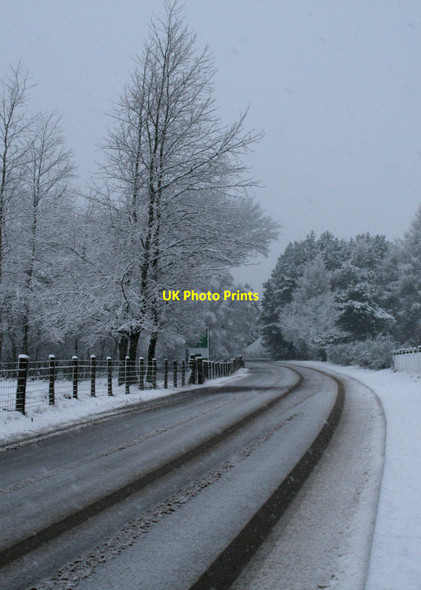 Photo 6"x4" B9152 east of Kingussie Kingussie c2009