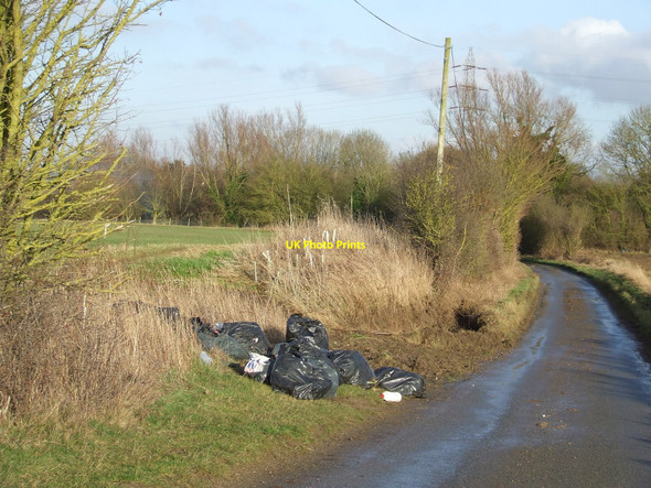 Photo 6"x4" Fly Tipping Diss c2010