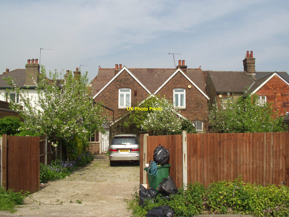 Photo 6"x4" The garden to the rear of the Horley Bookshop Horley\/TQ2843 c2007