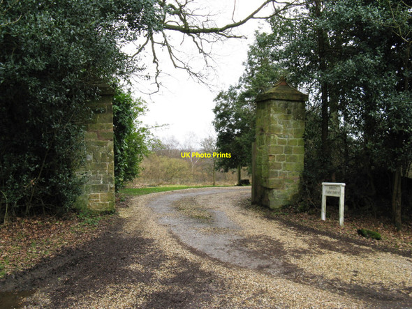 Photo 6"x4" Stone Pillars at entrance to Moses Farm House Hillgrove c2010