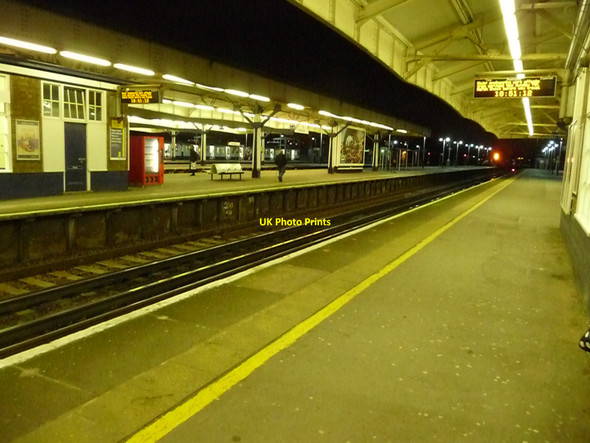 Photo 6"x4" London : Wimbledon - Wimbledon Railway Station Merton\/TQ2569 c2010
