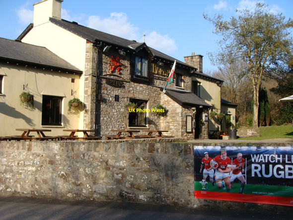 Photo 6"x4" Ty-Risha pub, Pen-y-cae, Bridgend Pen-y-cae\/SS9082 c2010