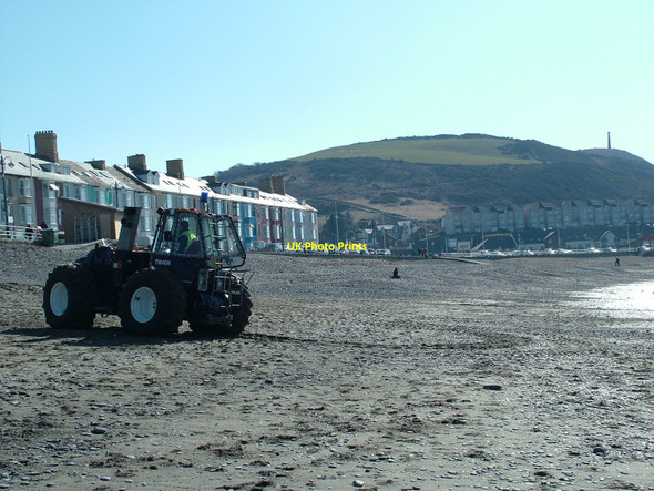 Photo 6"x4" RNLI submersible tractor Aberystwyth c2010