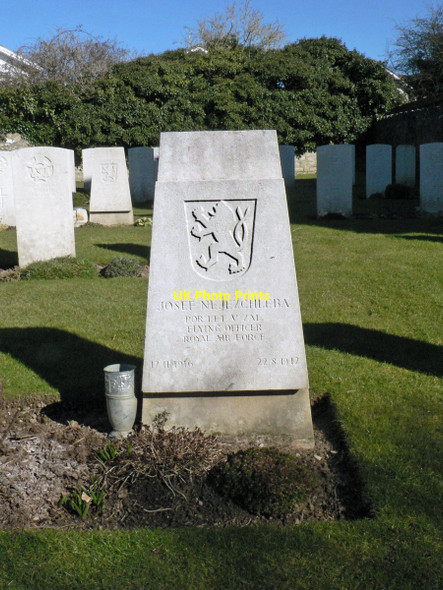 Photo 6"x4" Grave of  Flying Officer Josef Nejezchleba (Royal Air Force) - Llantwit Major Llantwit Major\/Llanilltud Fawr c2010
