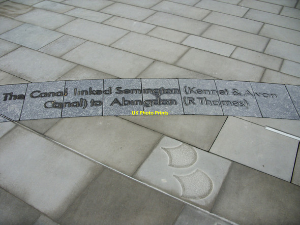 Photo 6"x4" Paving stones, Canal Walk, Swindon Swindon\/SU1685 c2010