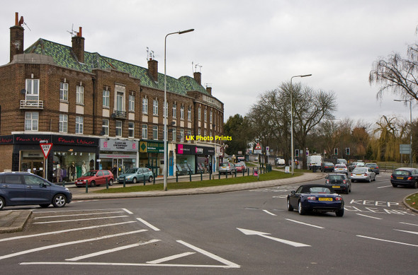 Photo 6"x4" Mill Hill Circus Edgware c2010