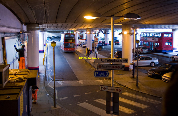 Photo 6"x4" Mill Hill Bus Station Edgware c2010