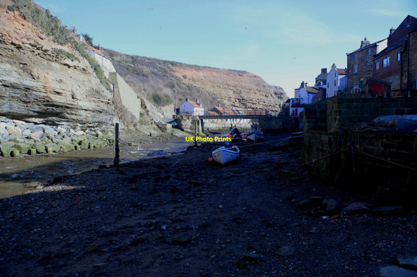 Photo 6"x4" View of Staithes Beck Staithes c2010
