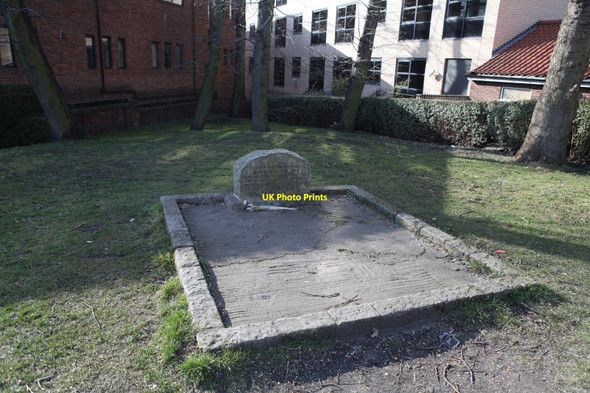 Photo 6"x4" John Palmer's Grave, York York\/SE5951 c2010