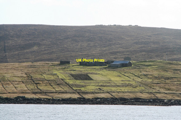 Photo 6"x4" Globa Croft with old 2nd war AA batteries on Setter Hill behind Gunnista c2010