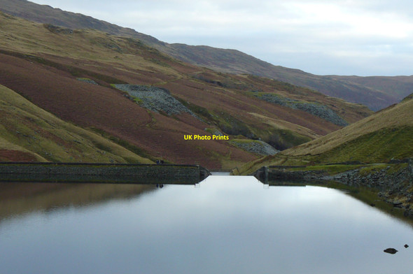 Photo 6"x4" Kentmere Reservoir out-flow Kentmere c2007