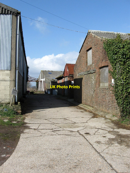 Photo 6"x4" Barns, Mill Farm Mill Hill\/TQ6205 c2010
